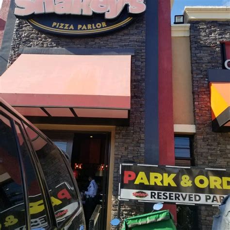 Shakey's Parañaque in Parañaque .